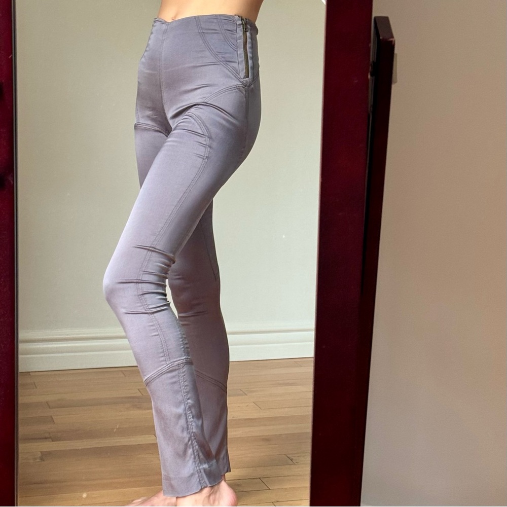 Gucci silk pants / leggings in purple or lilac color, size 42, vintage